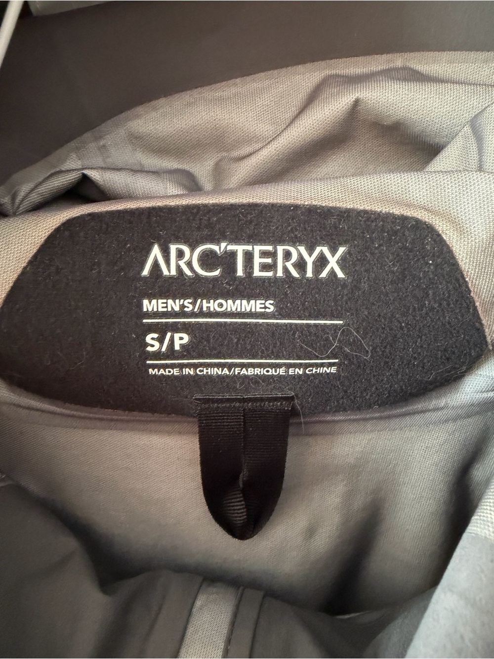 Arc'teryx Men's Gray Raincoat - Light Gray